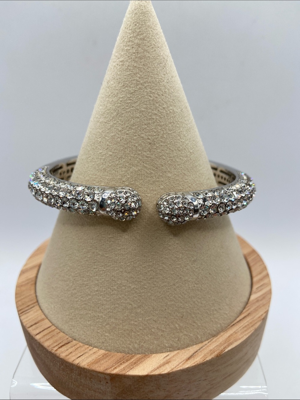 Joan Boyce Kissable Cuff Pave Crystal Hinged Cuff Bracelet Silver Tone Size M - Picture 1 of 8
